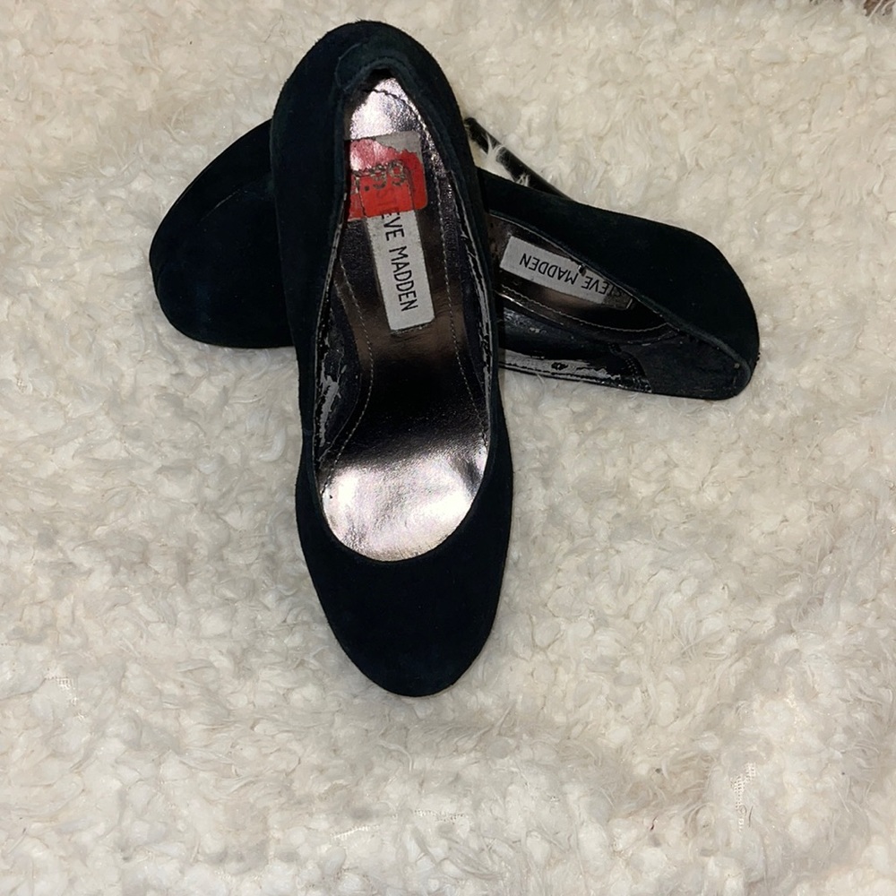 Black suede pumps size 6.5